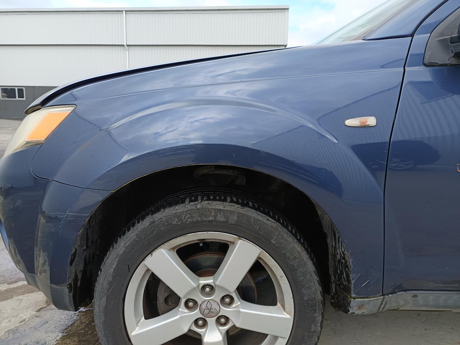 View MITSUBISHI OUTLANDER 2006   Breaking