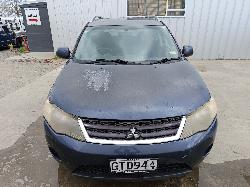 View MITSUBISHI OUTLANDER 2006   Breaking