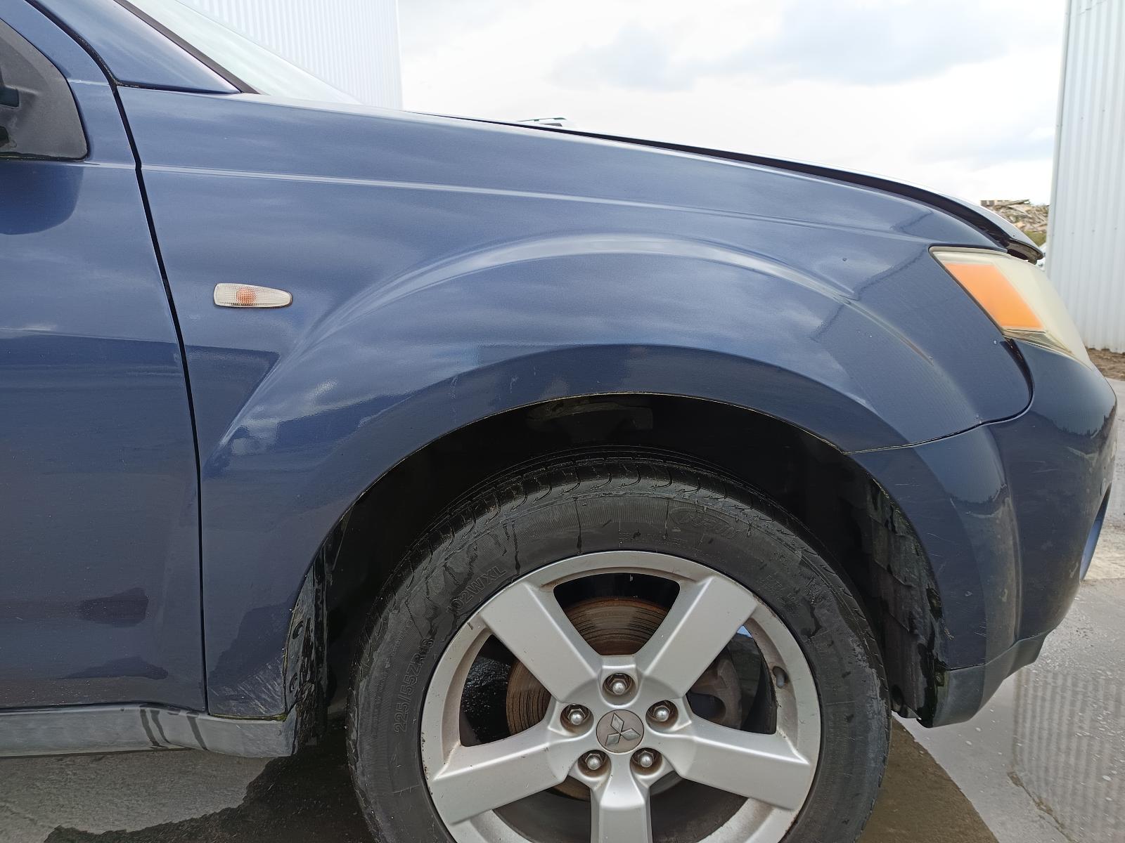 View MITSUBISHI OUTLANDER 2006   Breaking