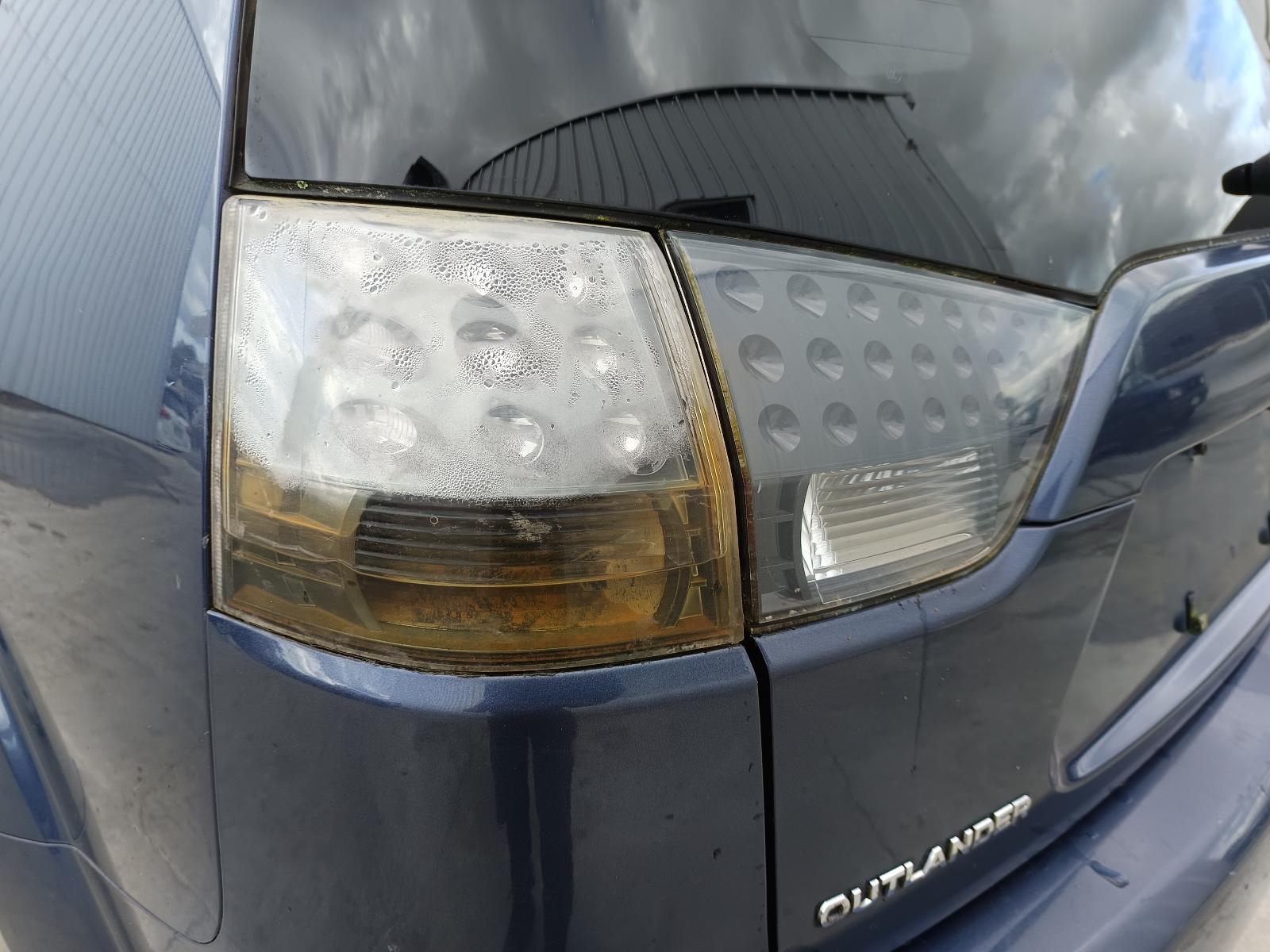 View MITSUBISHI OUTLANDER 2006   Breaking