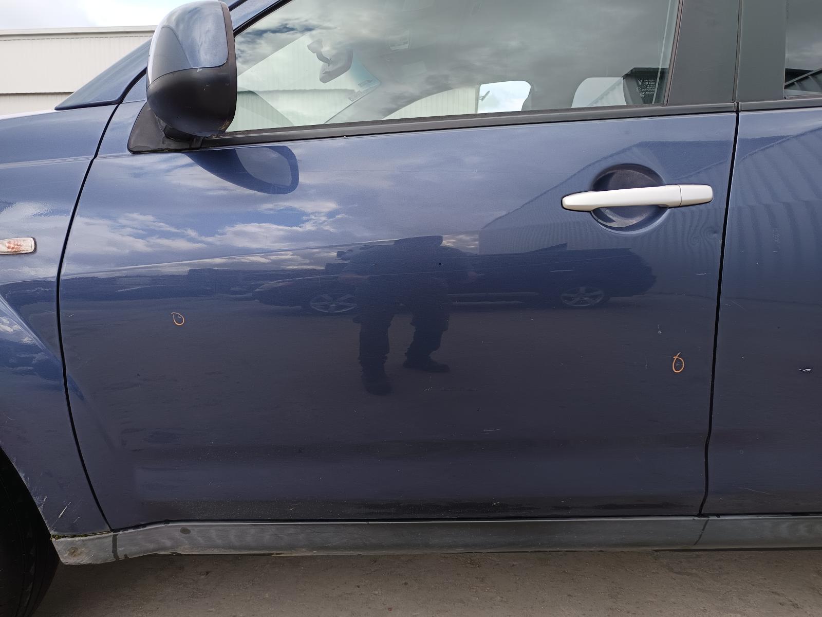 View MITSUBISHI OUTLANDER 2006   Breaking