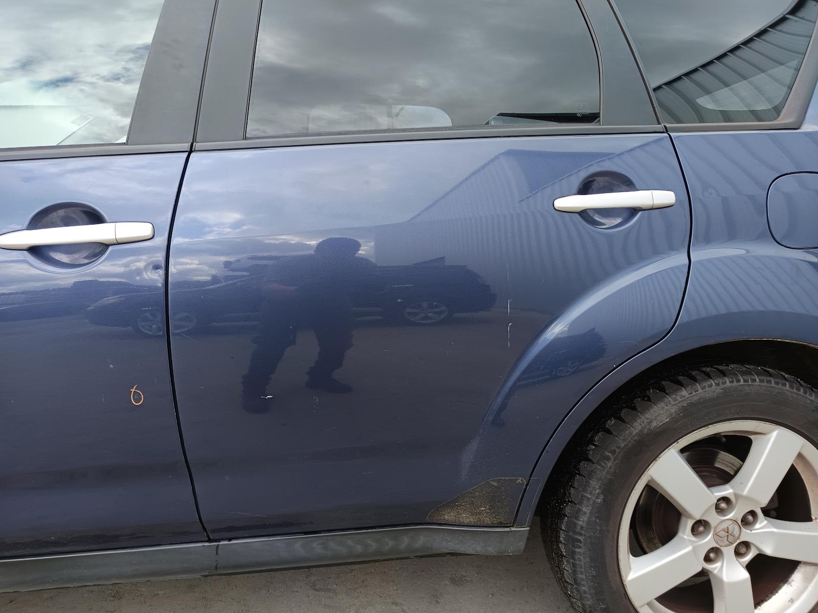 View MITSUBISHI OUTLANDER 2006   Breaking