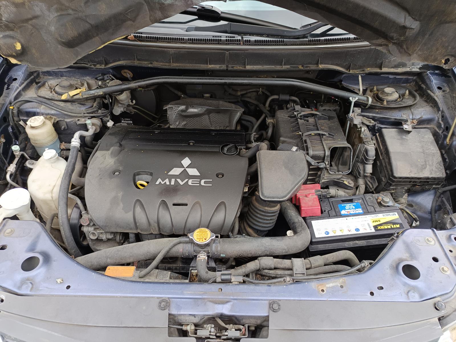 View MITSUBISHI OUTLANDER 2006   Breaking