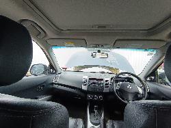 View MITSUBISHI OUTLANDER 2006   Breaking
