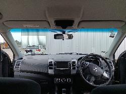 View MITSUBISHI OUTLANDER 2006   Breaking