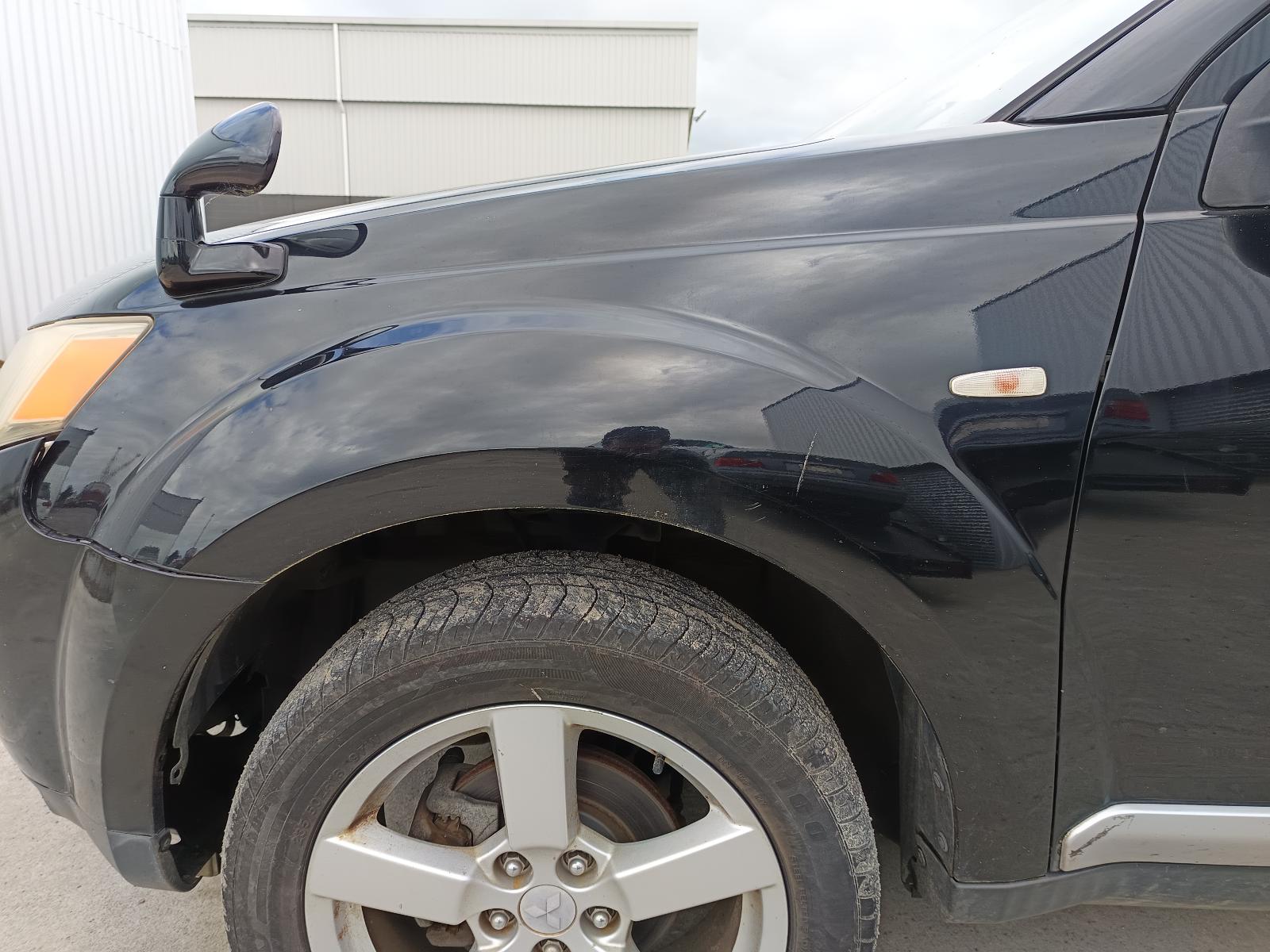 View MITSUBISHI OUTLANDER 2006   Breaking