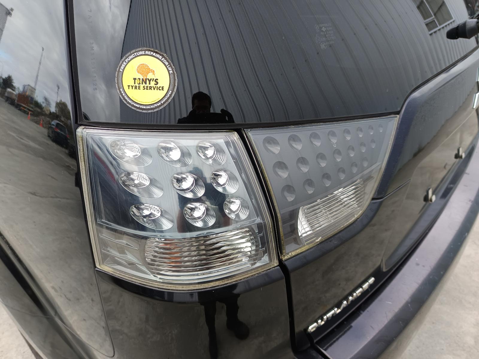 View MITSUBISHI OUTLANDER 2006   Breaking