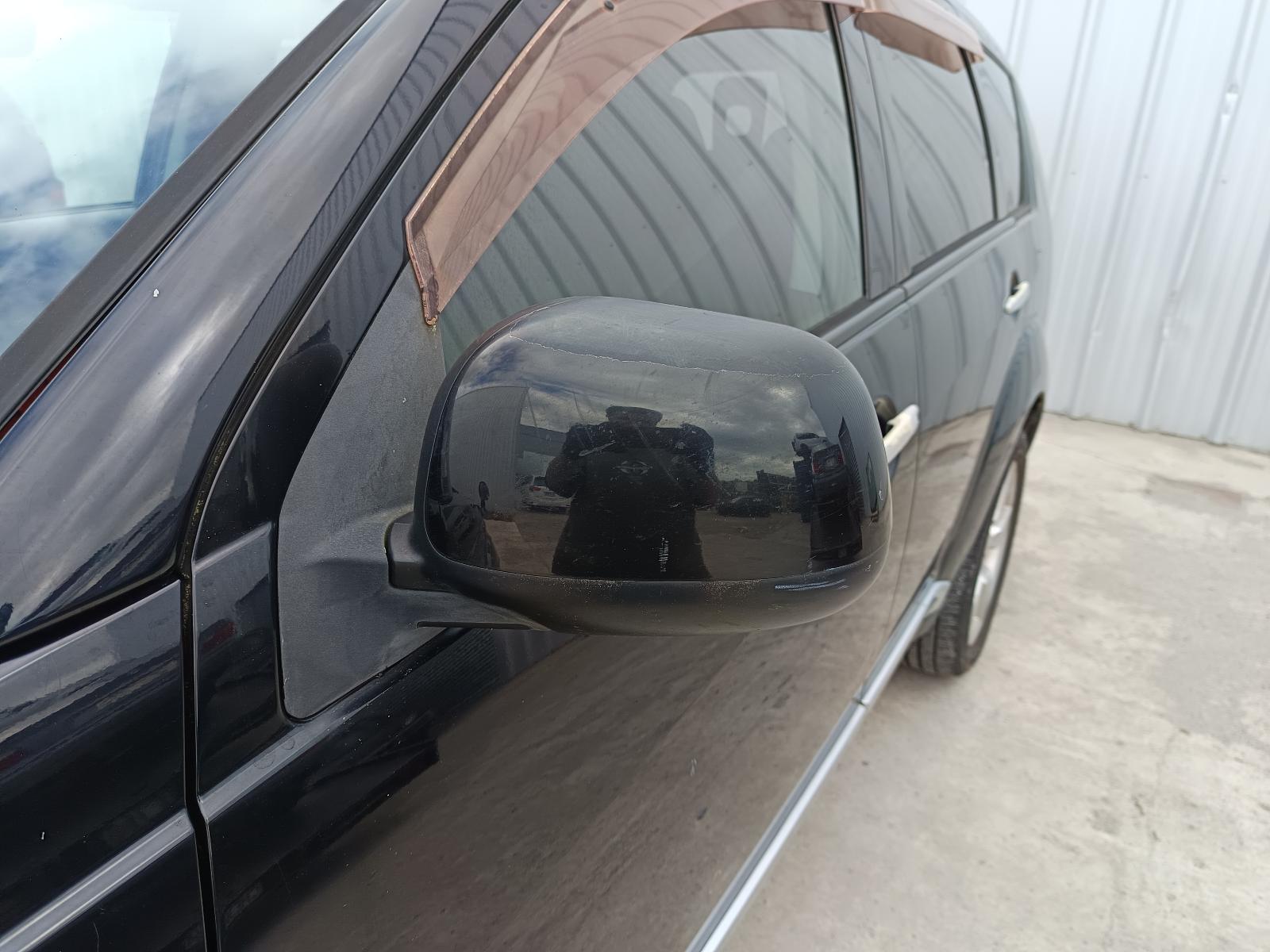 View MITSUBISHI OUTLANDER 2006   Breaking