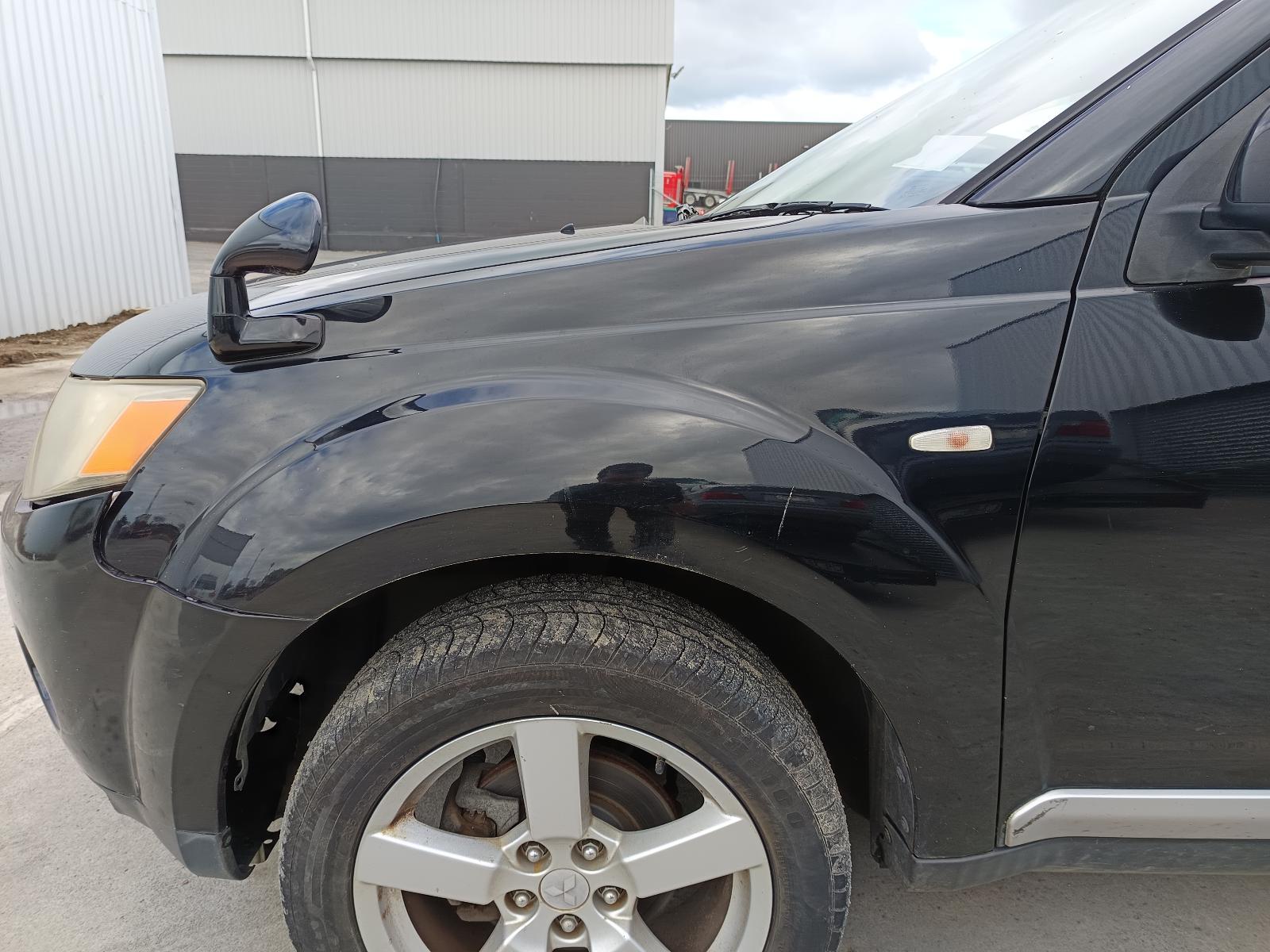 View MITSUBISHI OUTLANDER 2006   Breaking