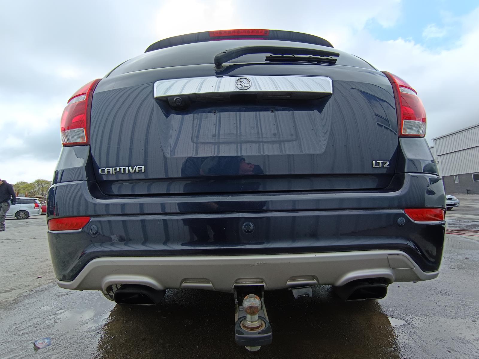 View HOLDEN CAPTIVA 2017   Breaking