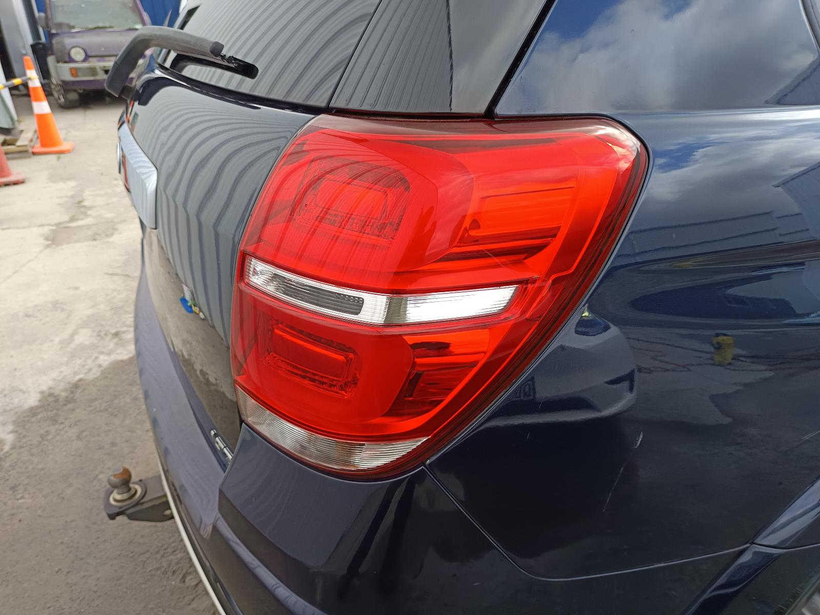 View HOLDEN CAPTIVA 2017   Breaking