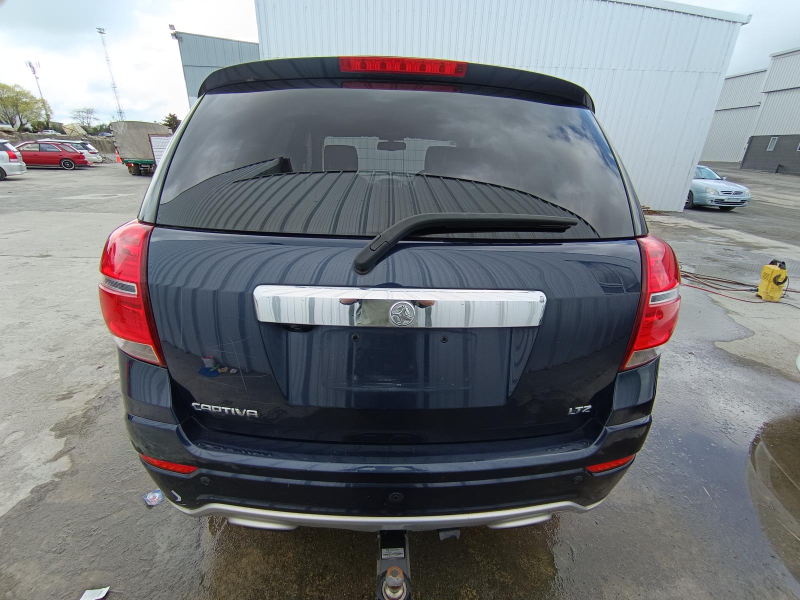 View HOLDEN CAPTIVA 2017   Breaking