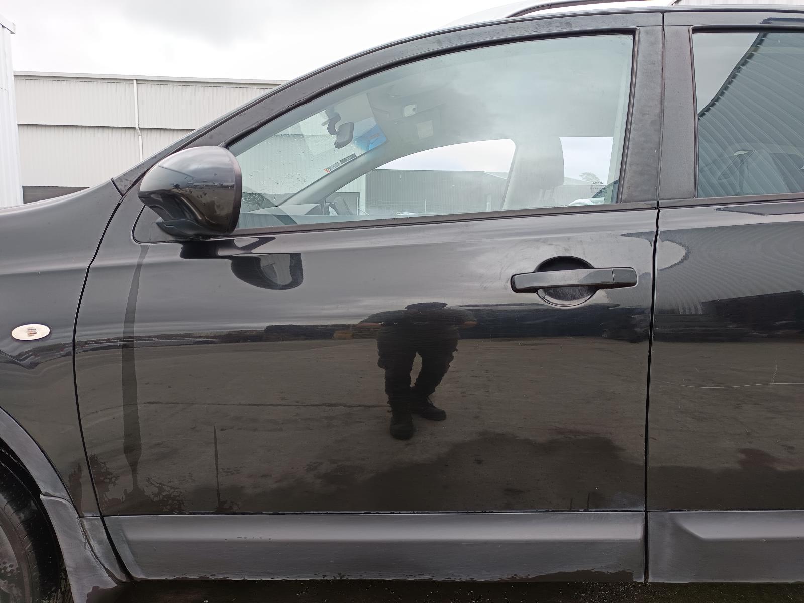 View NISSAN DUALIS 2011 5_DOOR Station Wagon Breaking