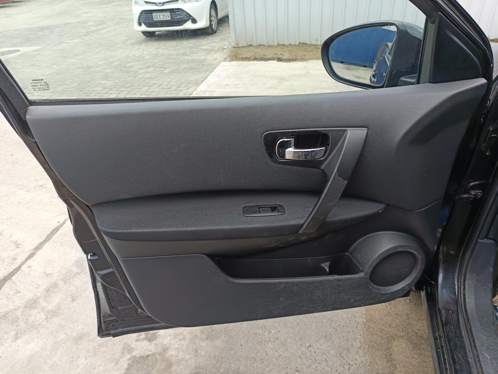 View NISSAN DUALIS 2011 5_DOOR Station Wagon Breaking