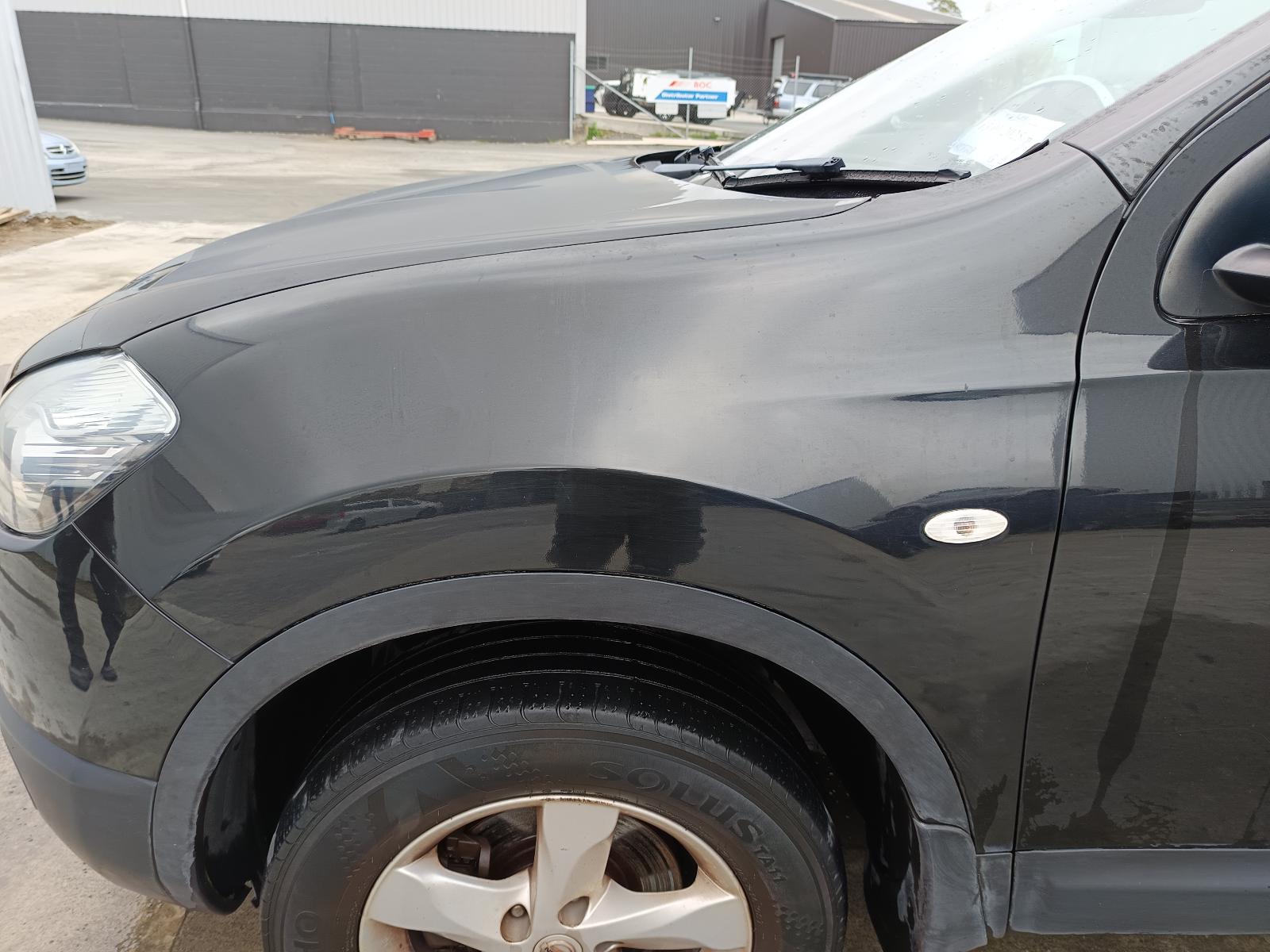 View NISSAN DUALIS 2011 5_DOOR Station Wagon Breaking