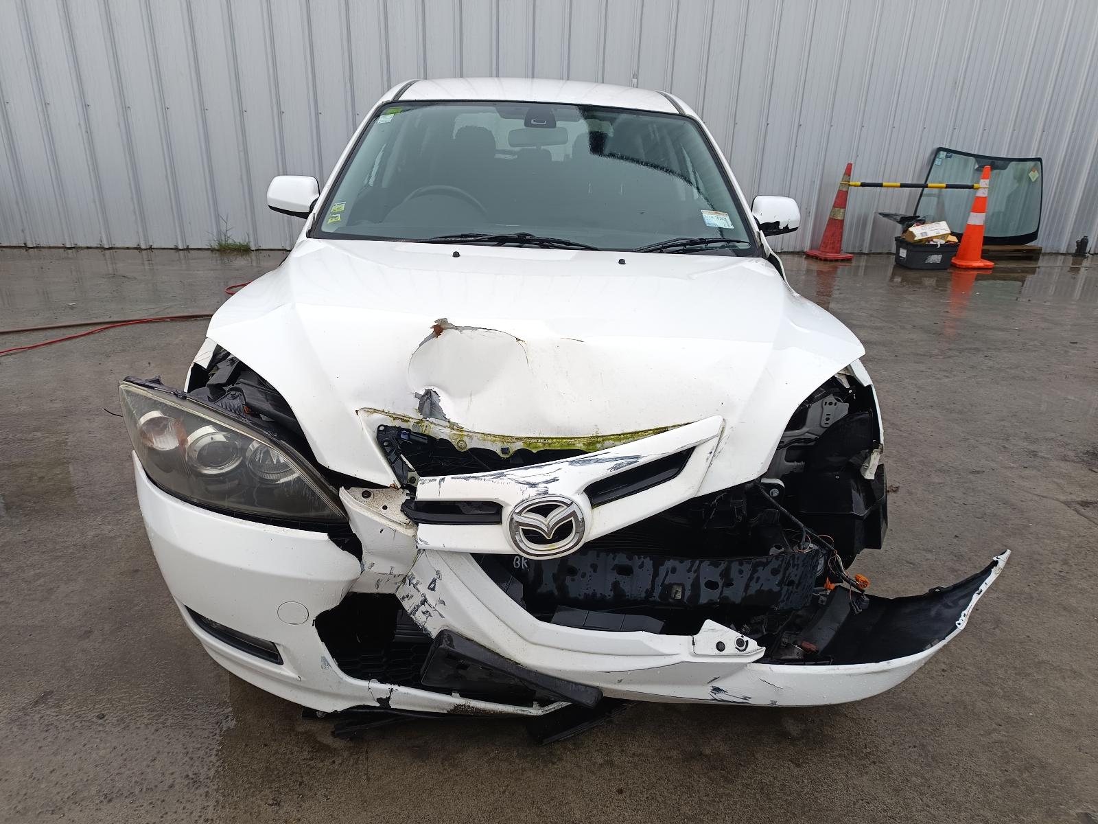 Image for a MAZDA 3 2006 5_DOOR Hatchback Breaking