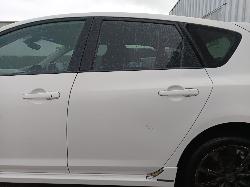 View MAZDA 3 2006 5_DOOR Hatchback Breaking