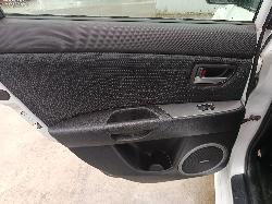 View MAZDA 3 2006 5_DOOR Hatchback Breaking