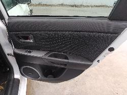 View MAZDA 3 2006 5_DOOR Hatchback Breaking