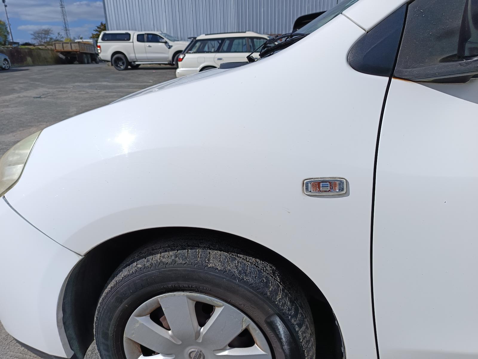 View NISSAN AD 2006 5_DOOR Station Wagon Breaking