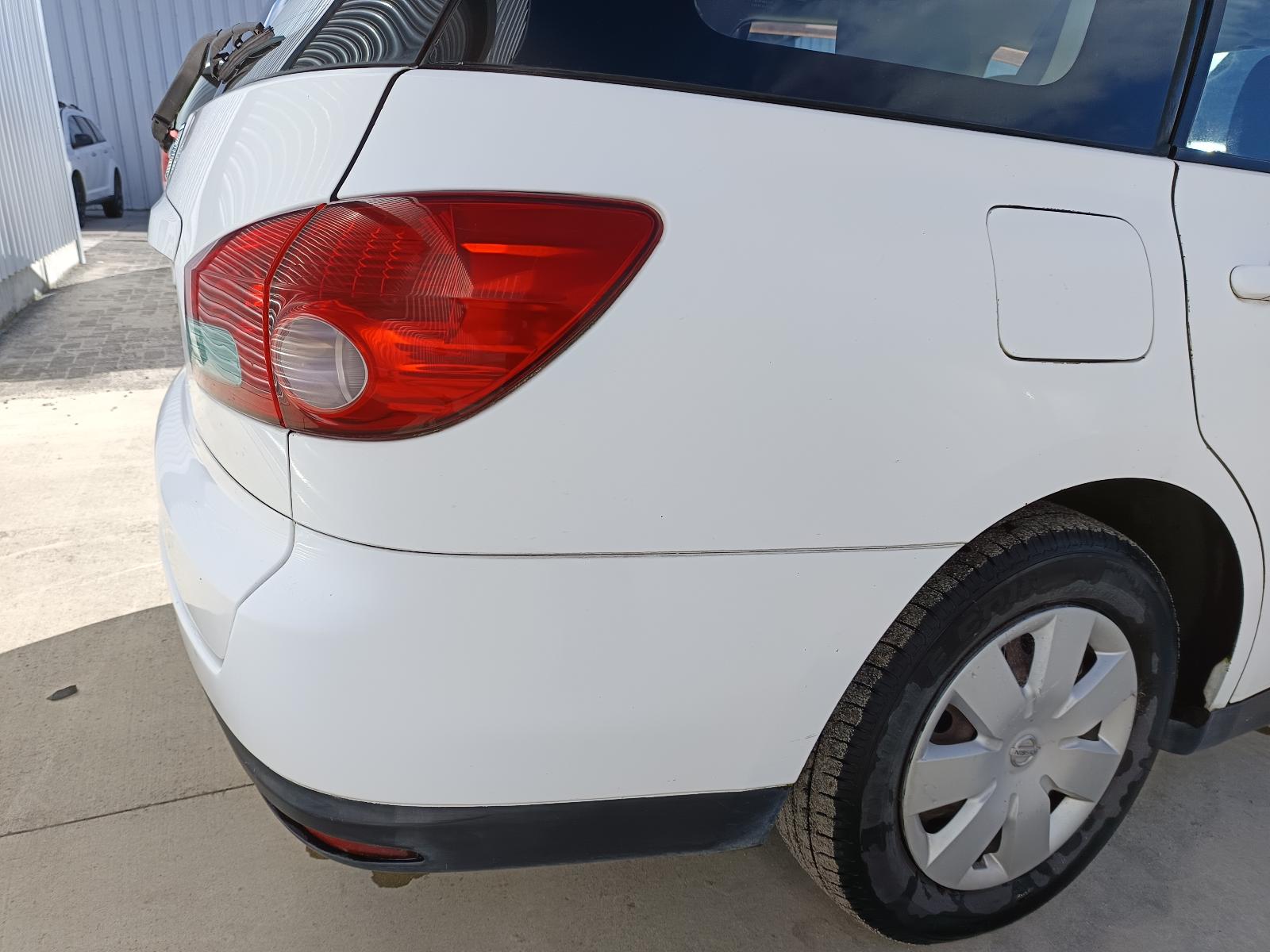 View NISSAN AD 2006 5_DOOR Station Wagon Breaking