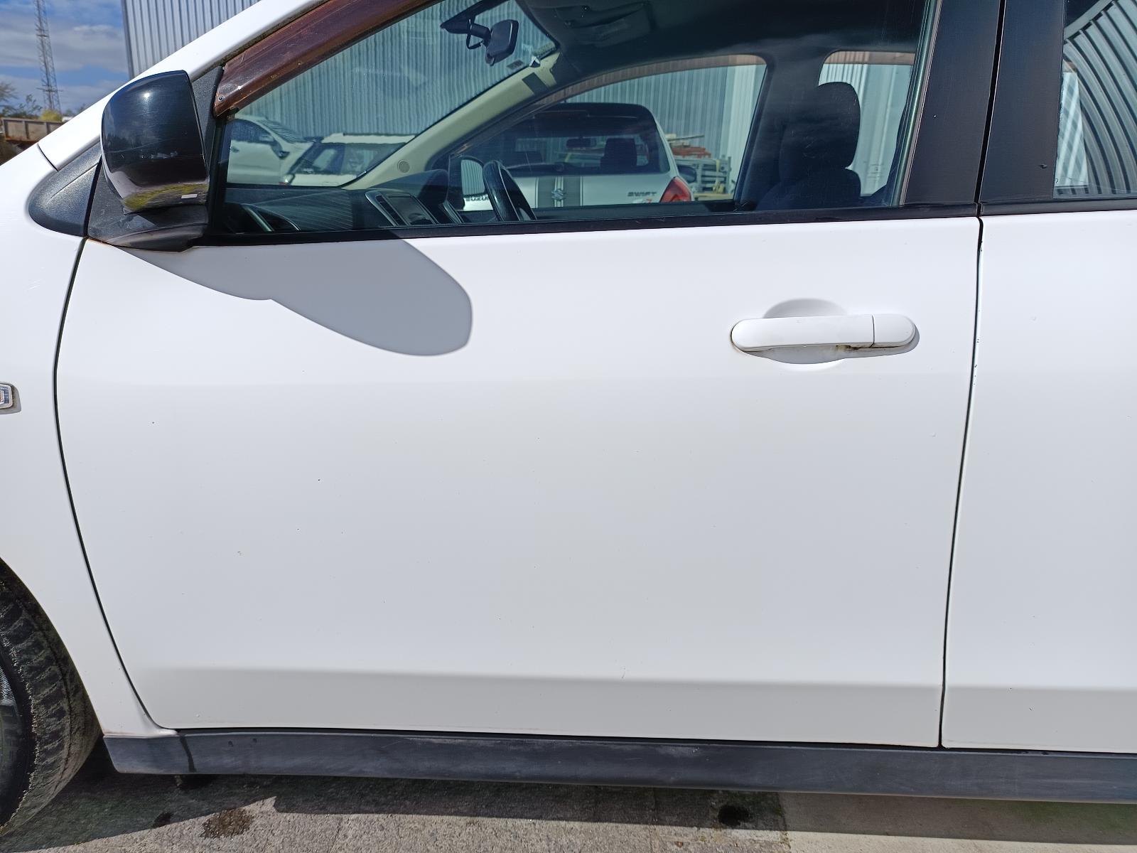 View NISSAN AD 2006 5_DOOR Station Wagon Breaking