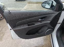 View HOLDEN CRUZE 2013 5_DOOR Sedan Breaking