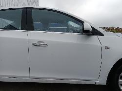 View HOLDEN CRUZE 2013 5_DOOR Sedan Breaking