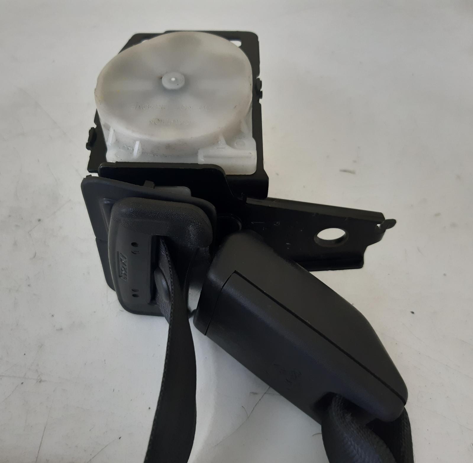 1998 NISSAN BLUEBIRD Seatbelt/Stalk Contact us for Photo