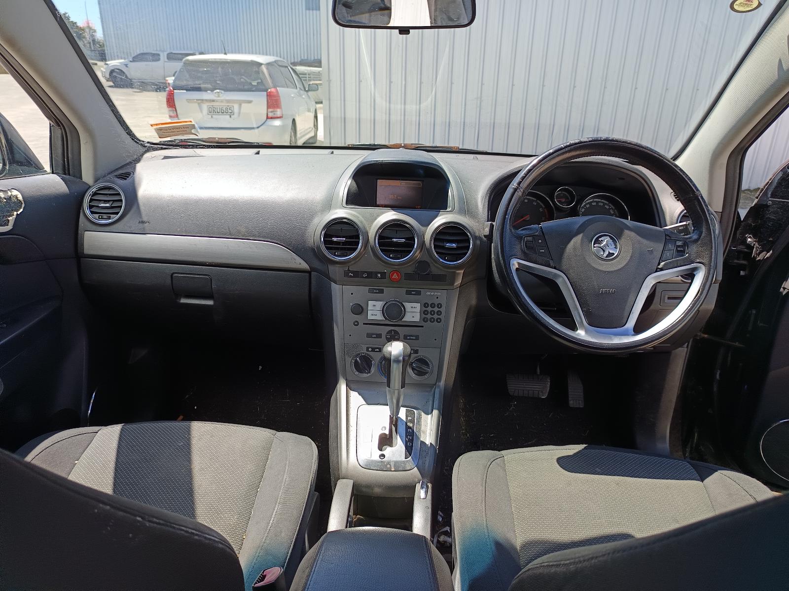 View HOLDEN CAPTIVA 2010 5_DOOR Station Wagon Breaking