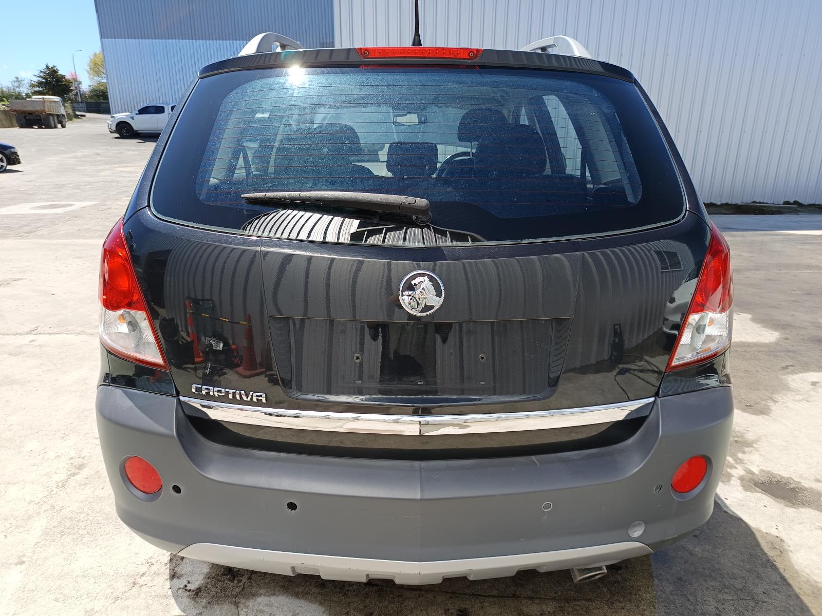 View HOLDEN CAPTIVA 2010 5_DOOR Station Wagon Breaking