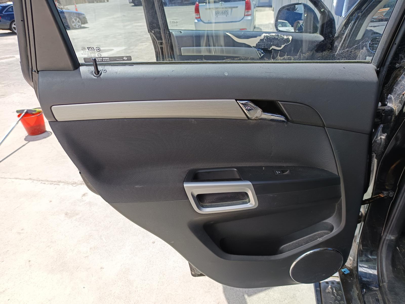 View HOLDEN CAPTIVA 2010 5_DOOR Station Wagon Breaking