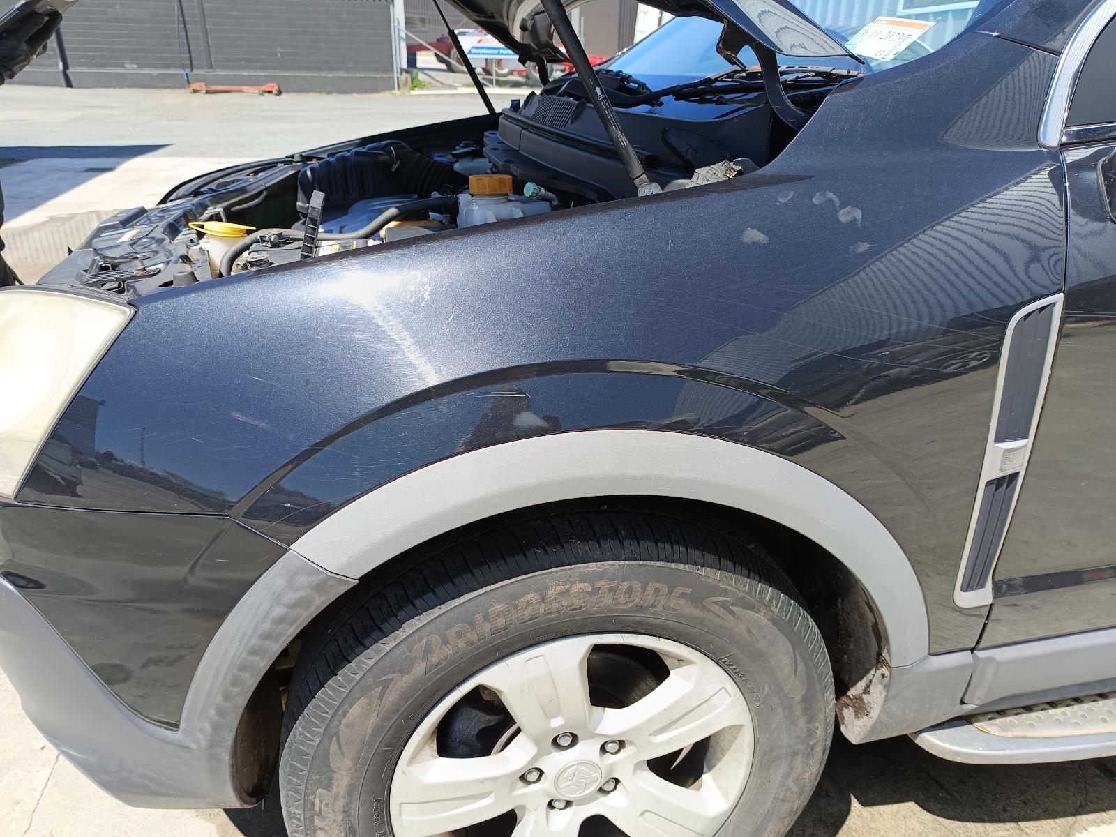 View HOLDEN CAPTIVA 2010 5_DOOR Station Wagon Breaking