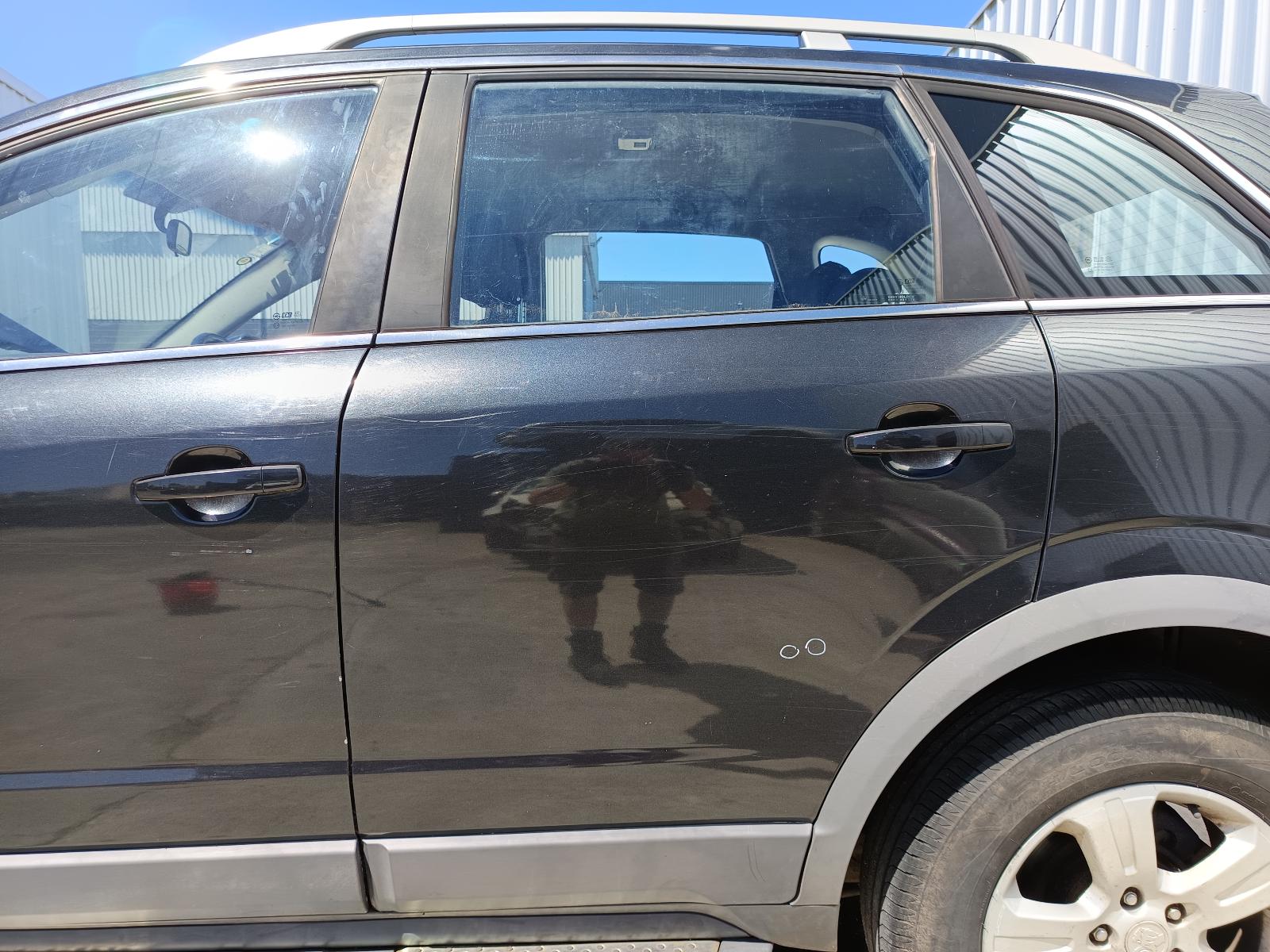 View HOLDEN CAPTIVA 2010 5_DOOR Station Wagon Breaking