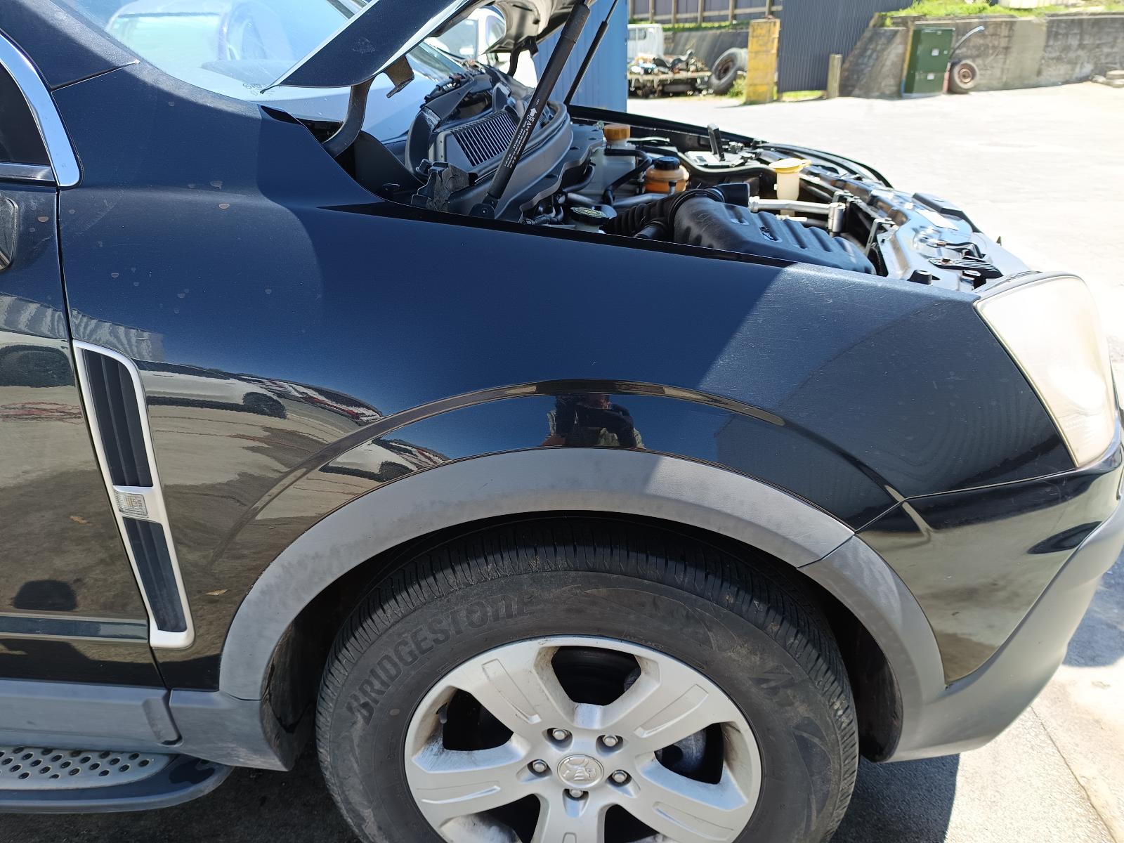 View HOLDEN CAPTIVA 2010 5_DOOR Station Wagon Breaking