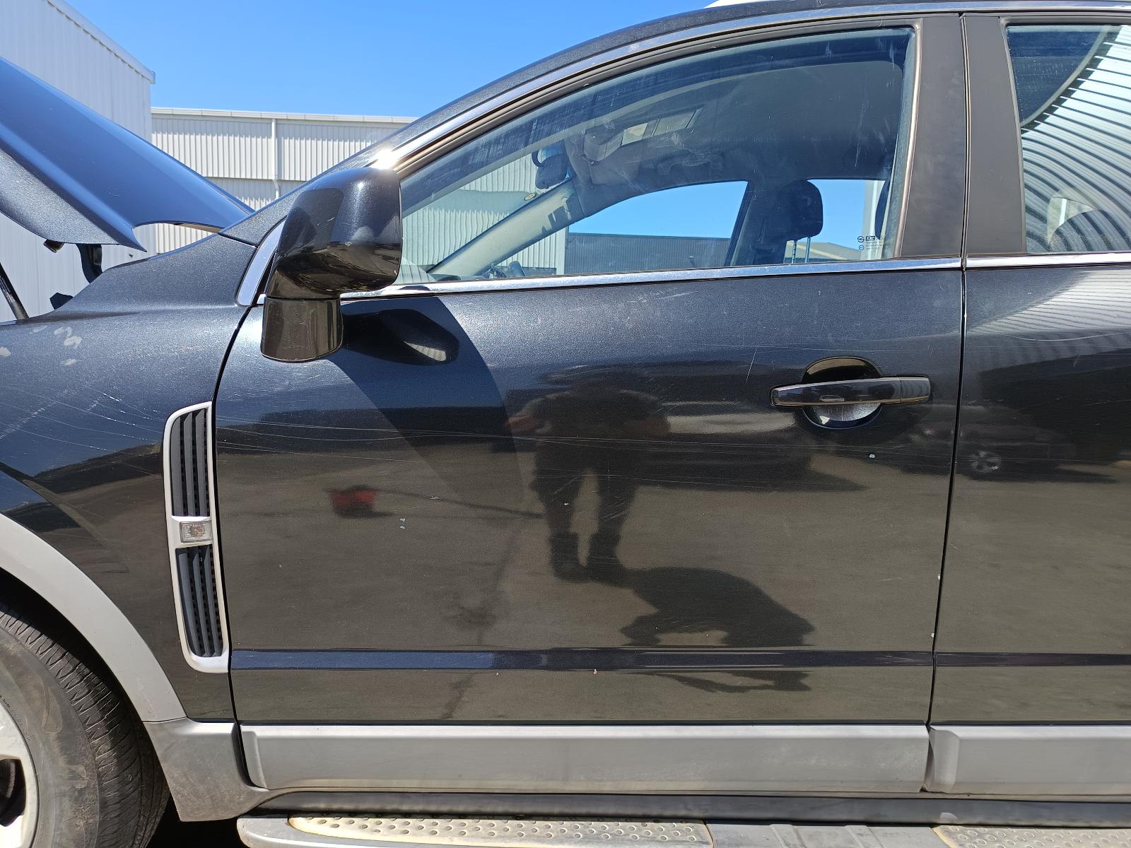 View HOLDEN CAPTIVA 2010 5_DOOR Station Wagon Breaking