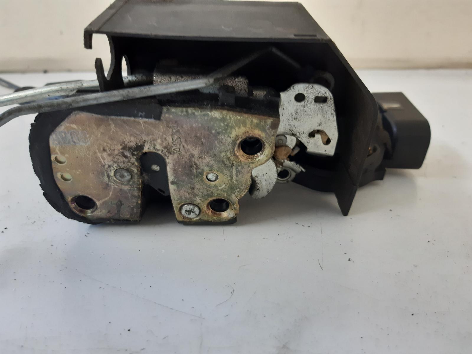 2001 LEXUS IS200/IS300 Door/Boot/Gate Lock Contact us for Photo