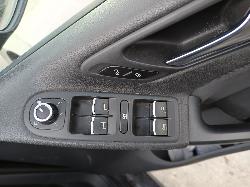 View VOLKSWAGEN GOLF 2011   Breaking