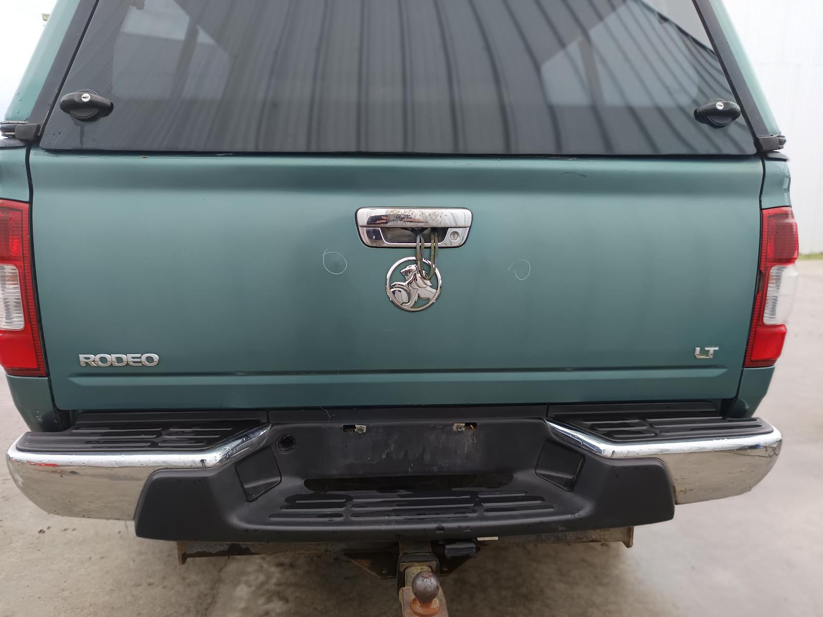 View HOLDEN RODEO 2003   Breaking