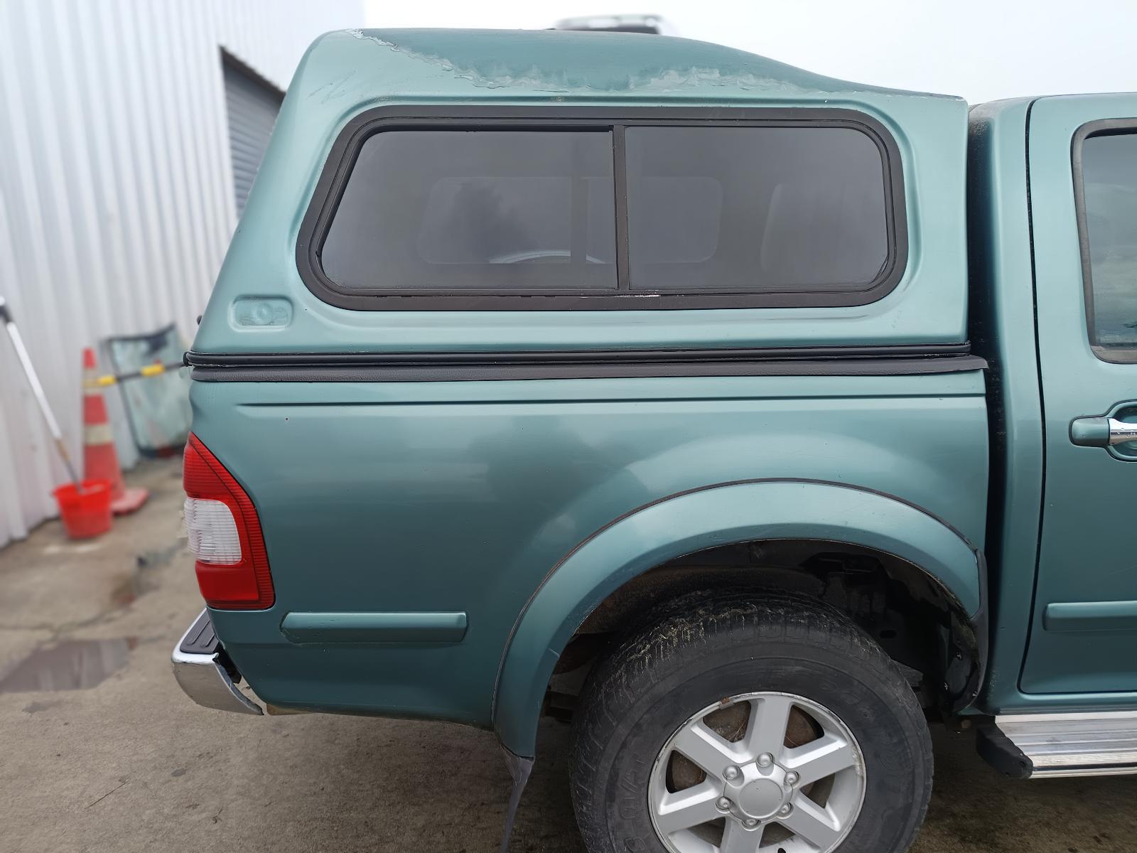 View HOLDEN RODEO 2003   Breaking