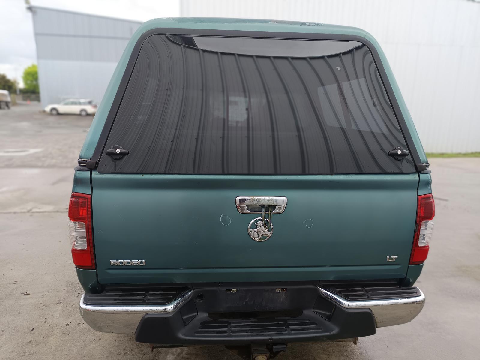 View HOLDEN RODEO 2003   Breaking