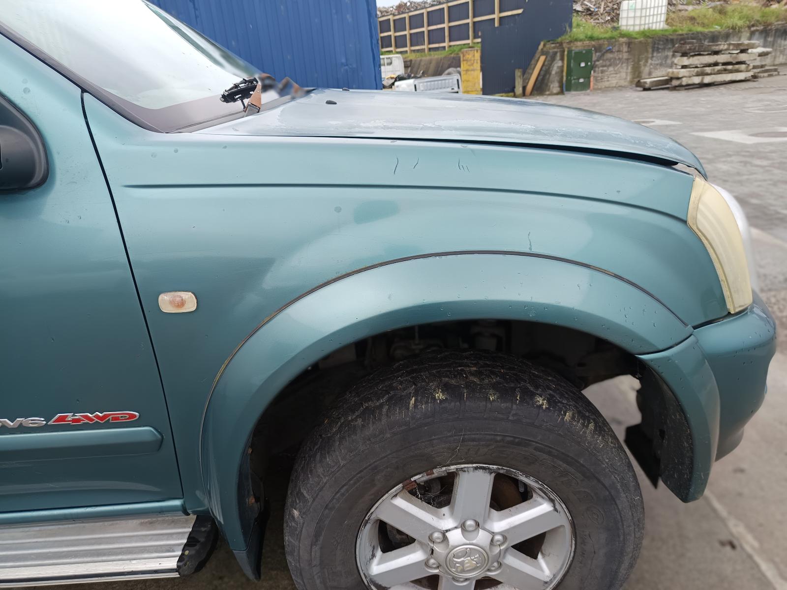 View HOLDEN RODEO 2003   Breaking