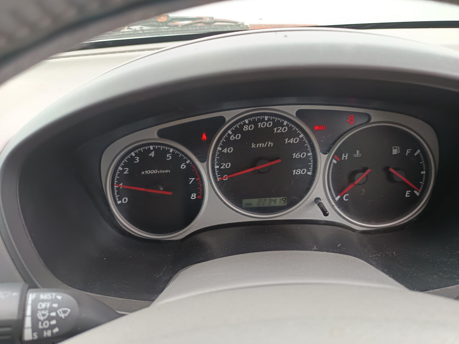 View HOLDEN RODEO 2003   Breaking