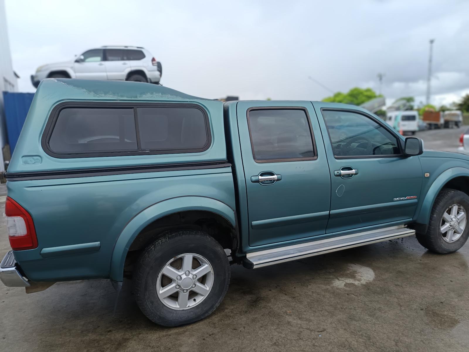 View HOLDEN RODEO 2003   Breaking