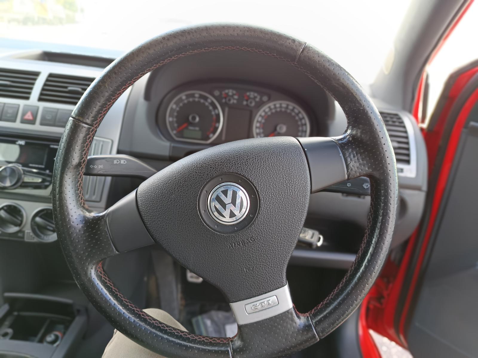 View VOLKSWAGEN POLO 2008   Breaking