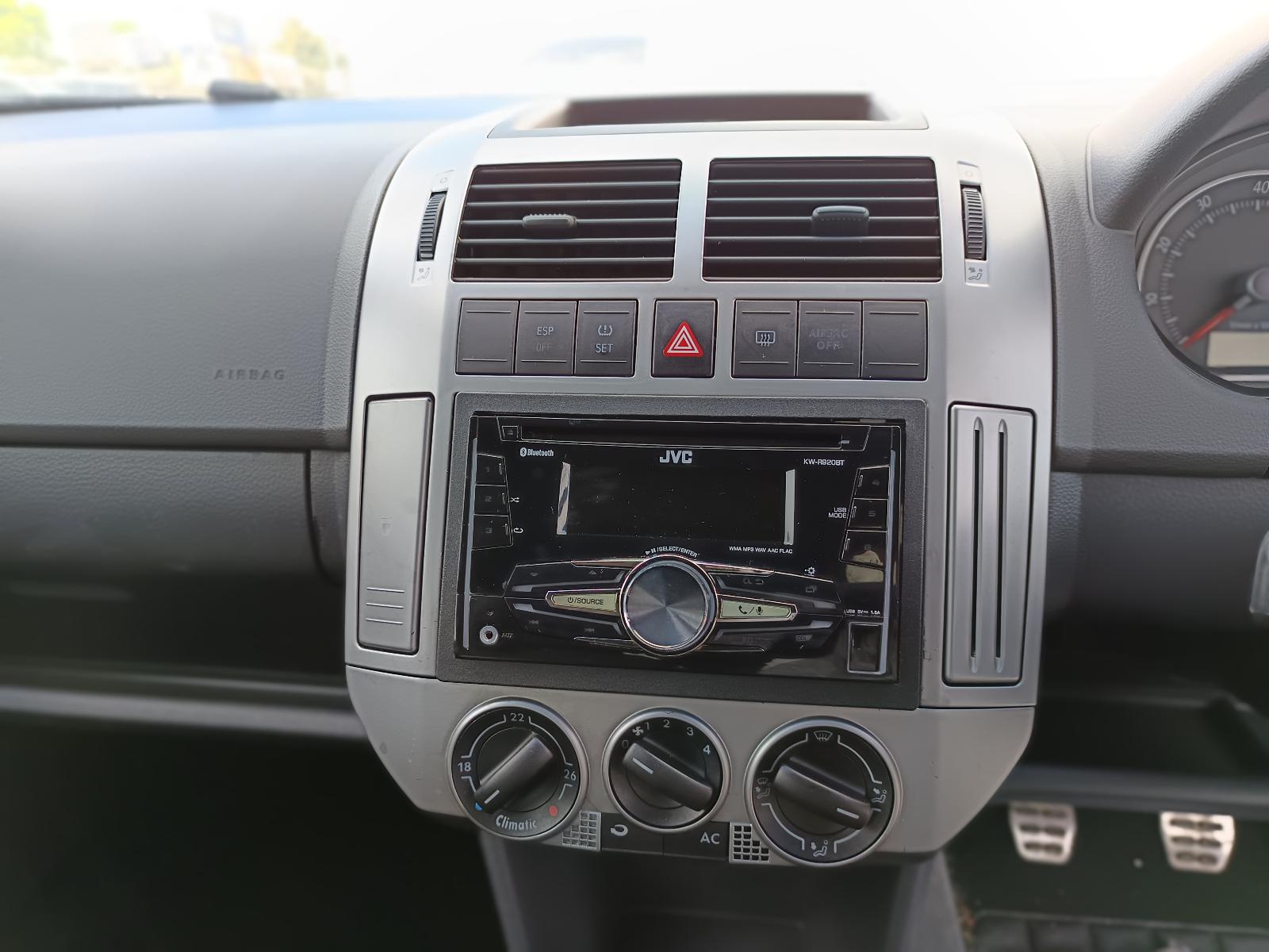 View VOLKSWAGEN POLO 2008   Breaking