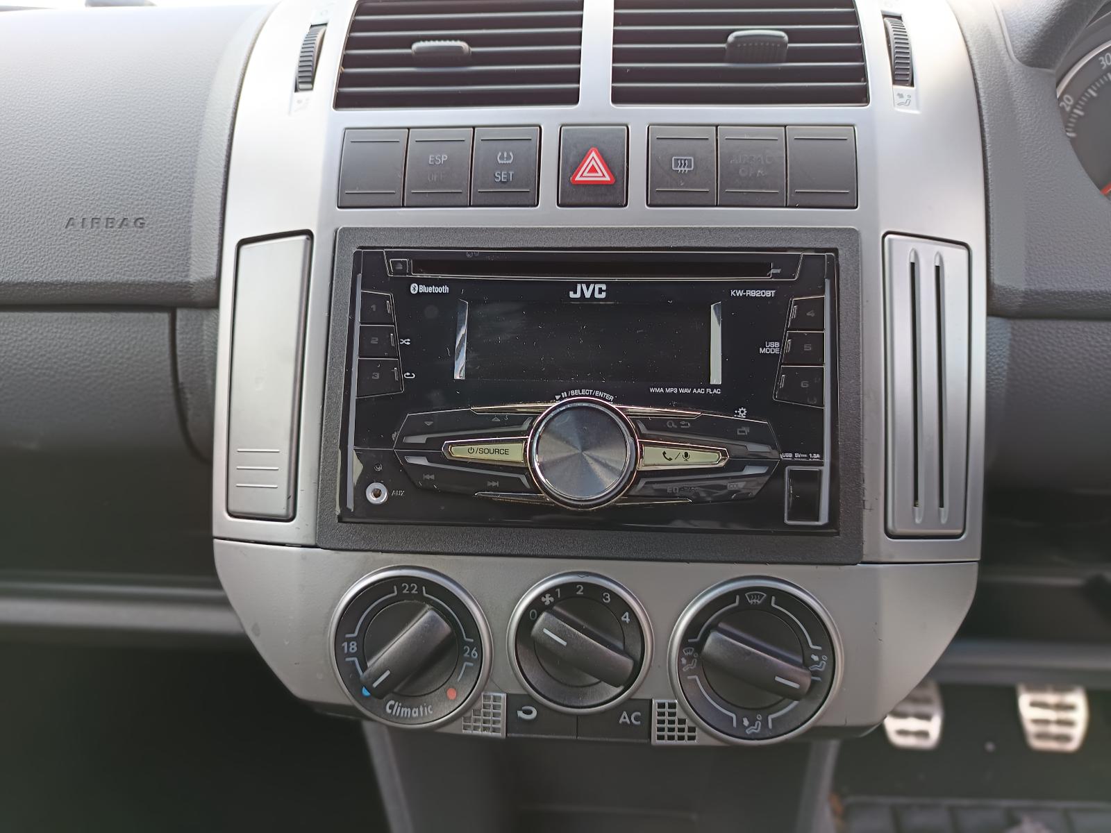 View VOLKSWAGEN POLO 2008   Breaking