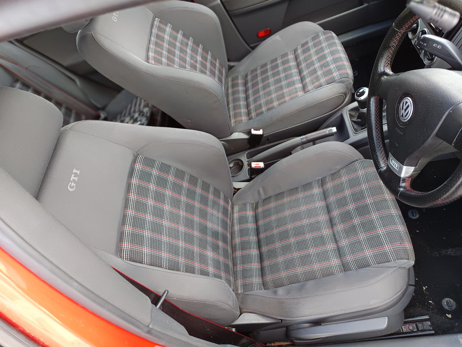 View VOLKSWAGEN POLO 2008   Breaking