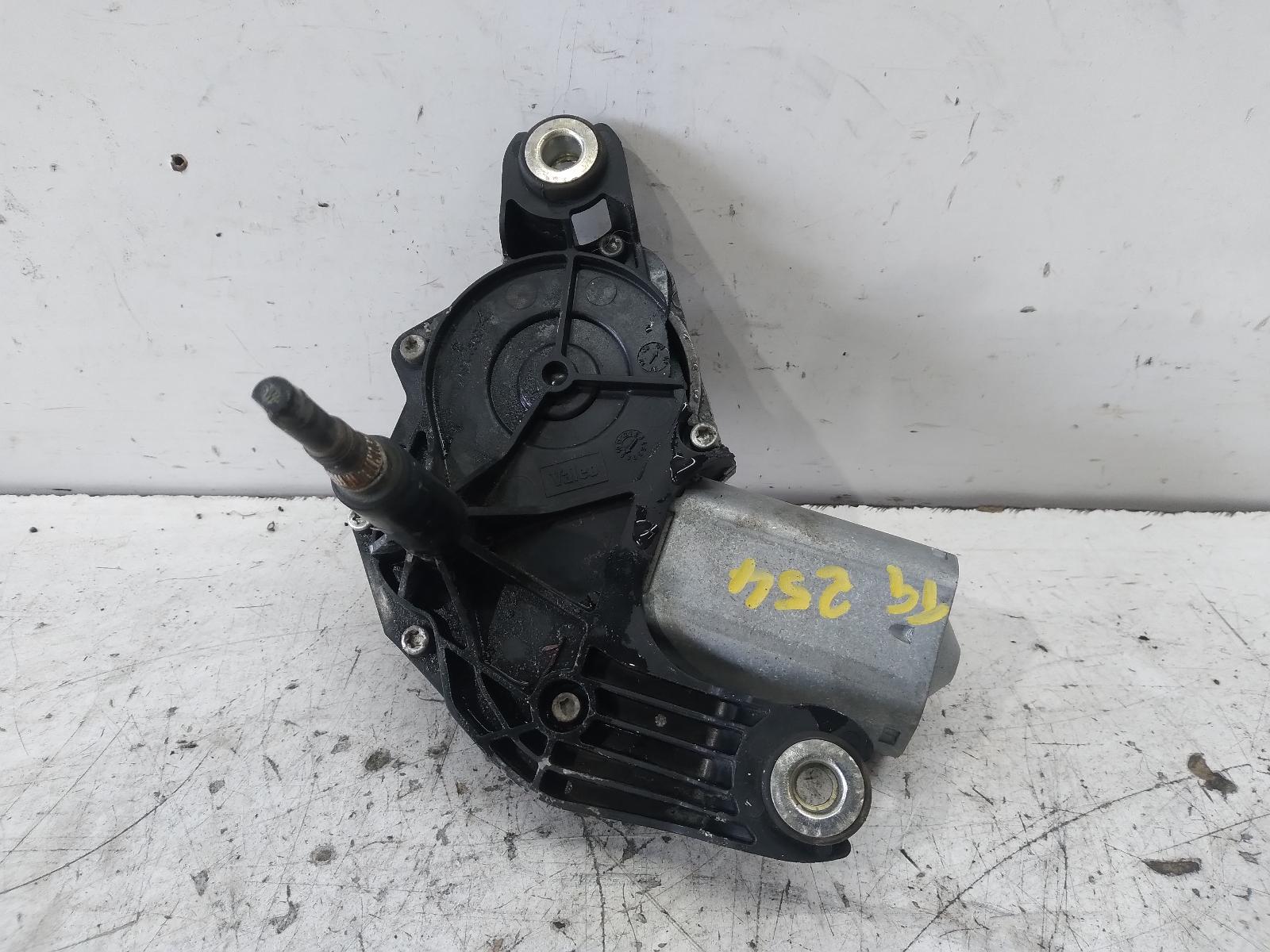 2009 MINI COOPER Wiper Motor Contact us for Photo
