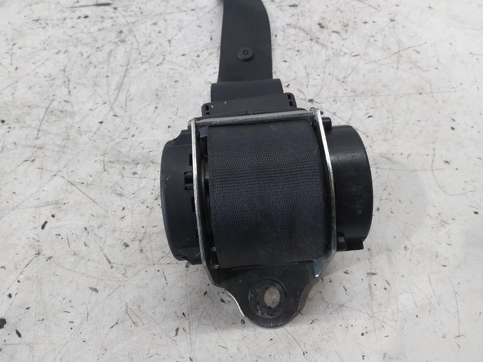 2009 MINI COOPER Seatbelt/Stalk Contact us for Photo